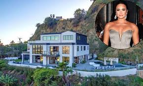 Inside Demi Lovato S Beautiful Hollywood Hills Home Celebrity Mansions Hollywood Hills Homes Hollywood Hills