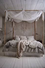 Idees Deco Un Ciel De Lit Pour Une Chambre Boheme Et Cosy Idee Chambre Deco Chambre
