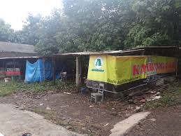 Selain itu dengan lantai tanah, kandang tidak lembab karena urine kambing diserap tanah. Reader Comments