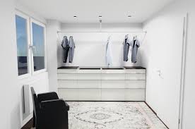 Kleiderstange Von Wand Zu Wand Mit Verstarkter Abhangung Uber Kommode Garderobe Sideboard Kleiderstange Wa Kleiderstange Wand Kleiderschrank Kleiderstange