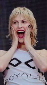 🎸⚡️🖤💎Rock Royalty Waves for @yelyahwilliams wearing @stellamccartney —  Breakdown