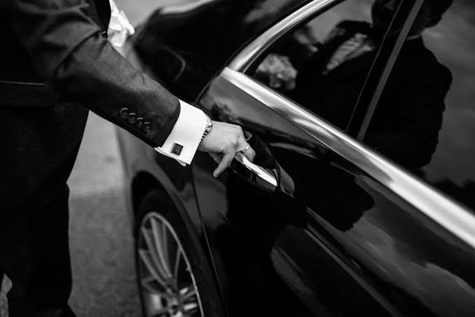 Paris by LS: Book a luxury car with private chauffeur