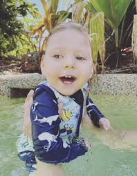 Hij zou maar enkele maanden leven, maar nu biedt peperdure therapie Jasper  (2) kans op een beter leven: “Hij is een echt vechtertje”