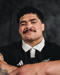 Gary Whetton's Instagram, Twitter & Facebook