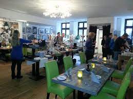 In an attempted armed robbery of an italian restaurant in london, the staff members are taken hostage by three gunmen. Gaststatte Spaghetti Haus Neuss Restaurant Bewertungen Telefonnummer Fotos Tripadvisor