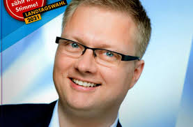 Landtagskandidat Stephan Schwarz verletzt: Angriff auf Infostand der AfD in  Schorndorf