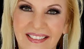 Lola Coronado's Instagram, Twitter & Facebook