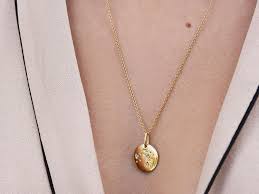 Postdate each letter for future opening so that she can read them. 54 Thoughtful Gift Ideas For Your Girlfriend 2019 Business Insider