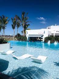 Townsville casinos, gambling information and townsville gambling news and tweets. Who Visits The Ville Resort Casino Who Magazine