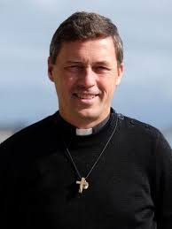 Prêtres et conseils de la paroisse de Ploubalay et des 9 clochers