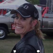 Where to donate old towels and blankets in Derby, Kansas?