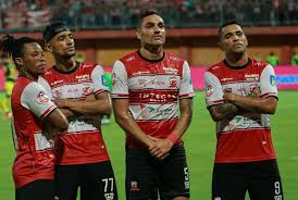 Datang langsung mulai pukul 11 pagi sampai jam 11 malam ini. Skor Kacamata Akhiri Laga Madura United Vs Persiraja Banda Aceh Okezone Bola