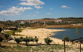 Located on the southern coast of santiago island, within the sotavento islands group, t. Praia Fluvial De Amieira Almadeaventureiros