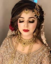 What Can Be More Flawless Then Our Barat Signature Bride Nayab Looking Breathtaking In Our Si In 2020 Pakistani Bridal Makeup Bridal Makeup Wedding Best Bridal Makeup