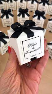 Black Gold Wedding Favor Boxes For Guests Elegant Wedding Etsy Em 2021 Lembrancinhas De Casamento Fazer Caixinhas Para Lembrancinhas De Casamento Lembrancinhas De Casamento Para Convidados