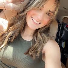 Bailey Barnett's Instagram, Twitter & Facebook