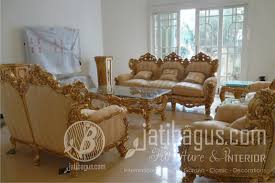 Nah, untuk mengatasi kekhawatiran waktu pemilihan model rumah harus kalian mencari tahu terlebih dahulu mengenai konsep hunian yang akan anda coba gunakan. Jual Furniture Kursi Tamu Sofa Emas Mewah Jepara Ukir