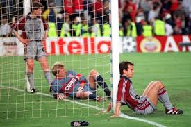 Bayer Munich 1 2 Manchester United Final Champions League 1 999 Champions League Final Soccer Field Bayern