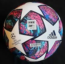 Thin graphic of the adidad finale istanbul 2021 appears inside the silver panels and the stars are outlined in black. Adidas Final Istanbul 2021 Champions League Official Match Ball Size 5 135 00 Picclick