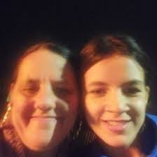 I want everyone to be careful. The real Kim Jihoon doesn't tell you to  enter the $1,700 membership card nor does he ask for an Apple card. Never  pay even if you