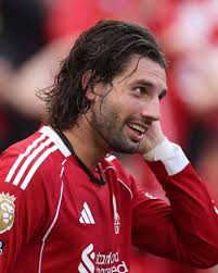 🚨 Dominik Szoboszlai: “Arsenal finish second three seasons in a row, but  to be honest it is a compliment. It is so hard to keep pushing Manchester  City, us, Chelsea.” “They have