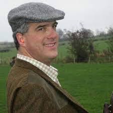 Lee Buck's Instagram, Twitter & Facebook