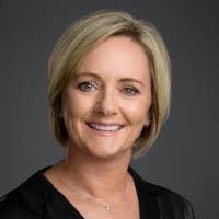 Leslie Steeves's Instagram, Twitter & Facebook