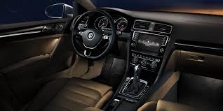It was introduced in berlin on 4 september 2012, before a public launch at the 2012 paris motor show and marketed for the 2013 model year. Vw Golf 7 Vereint Komfort Und Effizienz Volkswagen Osterreich