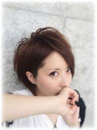 前下がりショートボブ 刈り上げ女子にお勧めツーブロック10選 刈り上げ女子 ヘアスタイリング ツーブロック