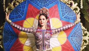 Interview for tv patrol for catriona grays national costume exhibit! Miss Universe 2018 Catriona S National Costume Story Behind Revealed