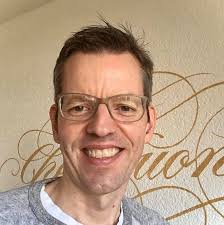 Robert Bree (@robert.bree.14) • Facebook, Connect with friends