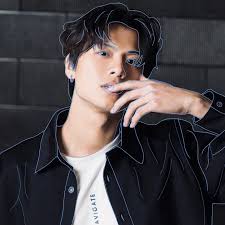 glenn's here to wish you an amazing thursday!! tgif in a few hours, how has  the first week of phase 2 been? 🤧🤠cover's cute right hehehe love it when  someone looks up