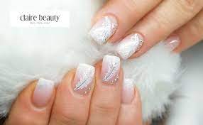 wieder einmal handgezeichnetes in kombination mit dem babyboomer und glitzer wirken die nagel verspielt und trotzdem festlich nails nails beauty