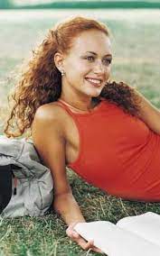 You'd better style your new curly hairstyle with a voluminous butt and a flattering chin length. Best Curly Hair Styles For Heart Shaped Faces Naturallycurly Com