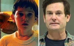 Have just realized Henry Thomas was E.T.'s Elliott : r/HauntingOfHillHouse