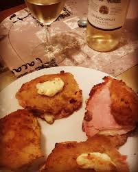 Cordon Bleu Maison A L Escalope De Veau Accompagne D Un Chardonnay Bon Appetit Vin Wine Food Cuisine Petitplat Plaisir Food Breakfast