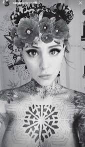 Todos los que puedan ir la influencer inglesa rebecca fox asegura que cande tinelli le copió su estilismo y sus tatuajes: Cande Tinelli Se Hizo Otro Tatuaje En El Pecho Notife