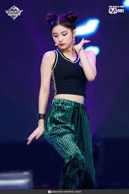 190307 Itzy At M Countdown Win Encore Stage In 2020 Itzy Stage Outfits Kpop Girls