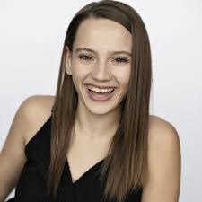 Hannah Nye's Instagram, Twitter & Facebook