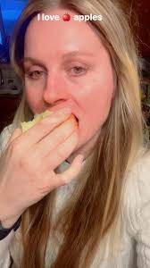I loved apples the first time I saw apples 🍎 #apples #fruit #apple  #applepie #applelove #fruitlover #fruits #eating #eatingreels #fblifestyle