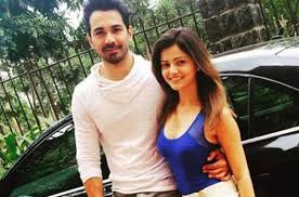 Rubina dilaik abhinav shukla | nazar na lage vm. Bigg Boss 14 Rubina Dilaik Abhinav Shukla Seal It With A Kiss Making The Viewers Go Aww