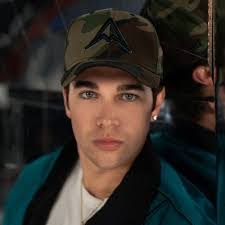 Adrian Lemmon's Instagram, Twitter & Facebook