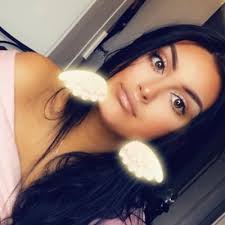 Thea Rowe (@theajrowe)