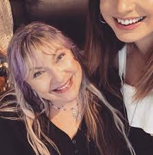 I am wondering if anyone knows of any local shops that 'hire a shelf' to  sell locals homemade craft and gifts? I have already contacted 'Emporium