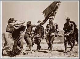 Canakkale Ye Giren Ilk Turk Birligi Nin Sancagi Na Halkin Gosterdigi Olaganustu Sevgi Tezahurunu 1936 Tarih Dunya Tarihi Turkler