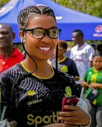 Golikipa Pekee anayecheza Ligi Kuu ya...