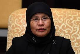 Beliau terkenal menerusi watak uncle stanley dalam sitkom spanar jaya, yang disiarkan di ntv7. Qbpip7 0dusd2m
