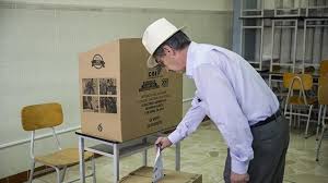 Las elecciones en ecuador son organizadas por el consejo nacional electoral y el tribunal contencioso electoral. Ecuador Plunged Into Electoral Uncertainty