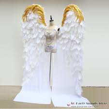 Make all visible glue marks on the inside of the plate. High Quaity Luxury White Ostrich Feather Angel Wings Wedding Home Bar Diy Decoration Props Nice Shooting Props Ems From Marywang0516 301 81 Dhgate Com