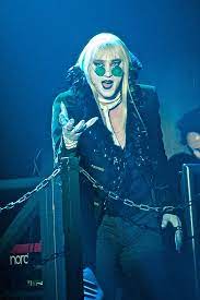 Gold lame quilted space suit with black wet look pvc fins and silver belt with gold buckle. File Stuart Matthew Price As Riff Raff In Rocky Horror Jpg Wikipedia